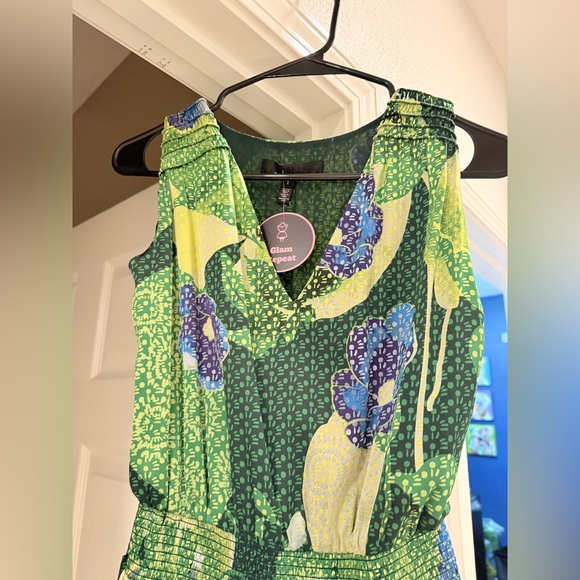 White House Black Market Satin Floral Dress - Picture 5 of 8